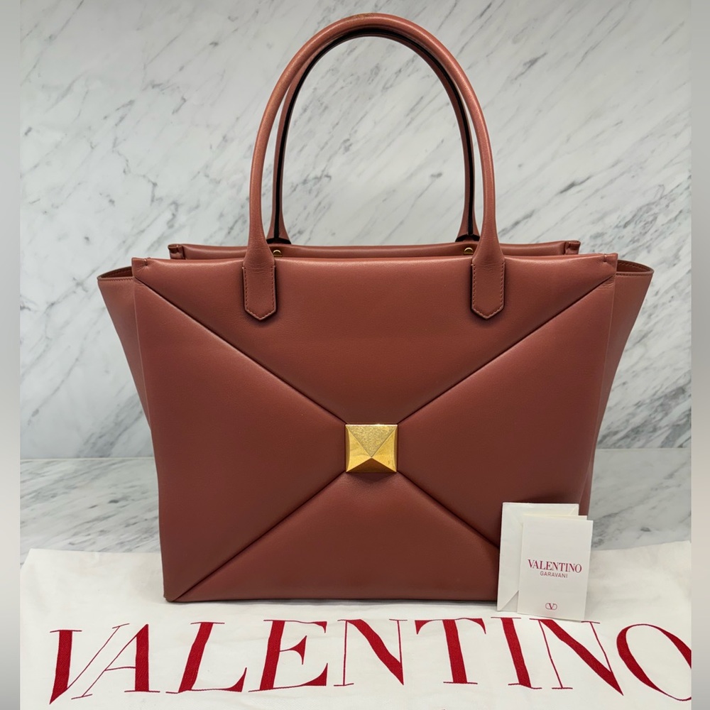 Auth VALENTINO One Stud Large Leather Tote in Brown